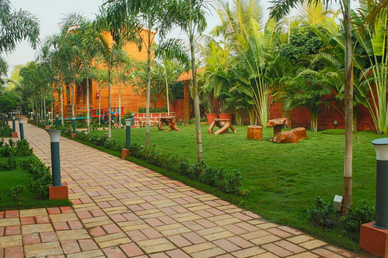 Grand Vatika Resort Арамбол Екстериор снимка