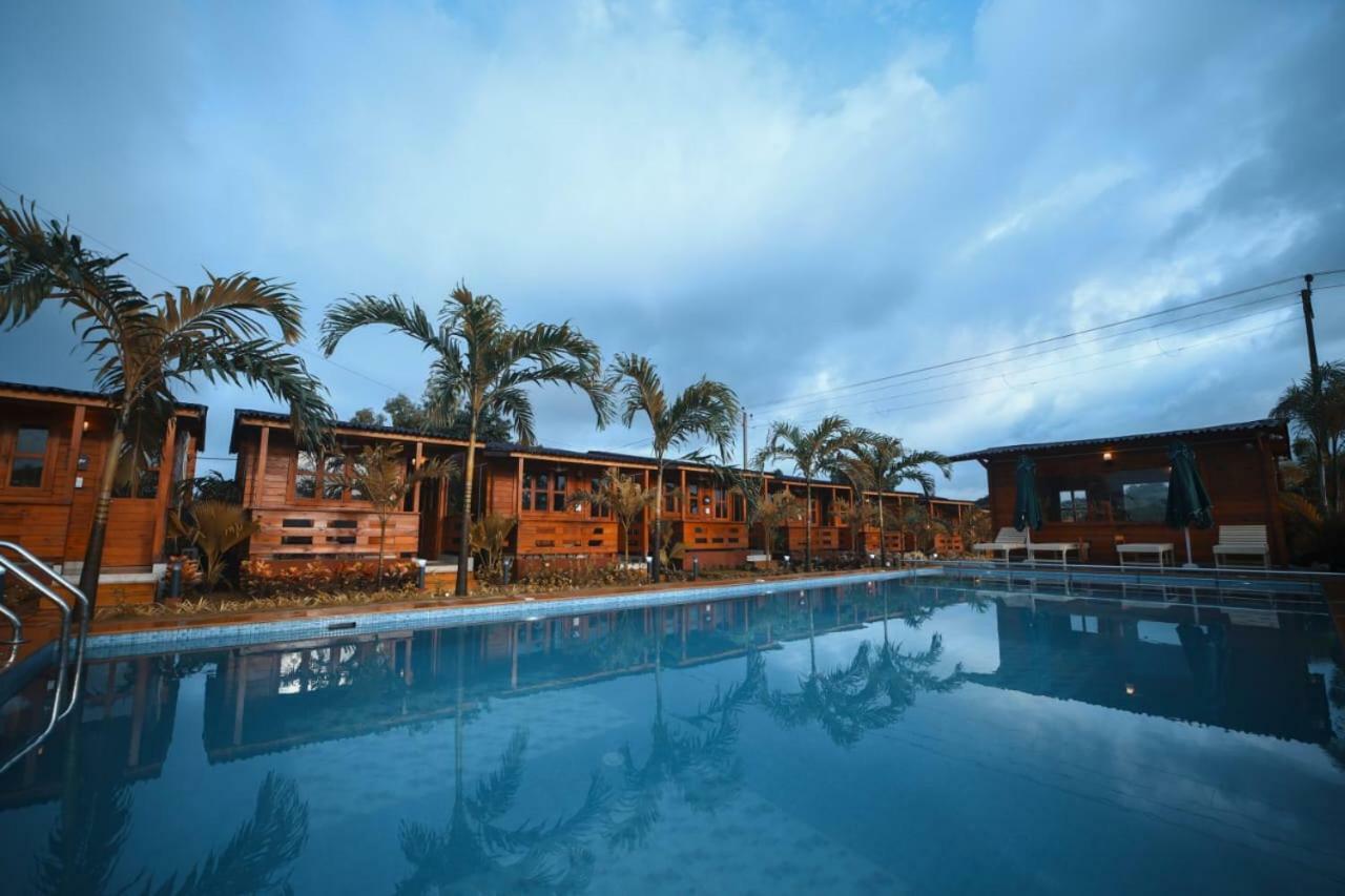 Grand Vatika Resort Арамбол Екстериор снимка