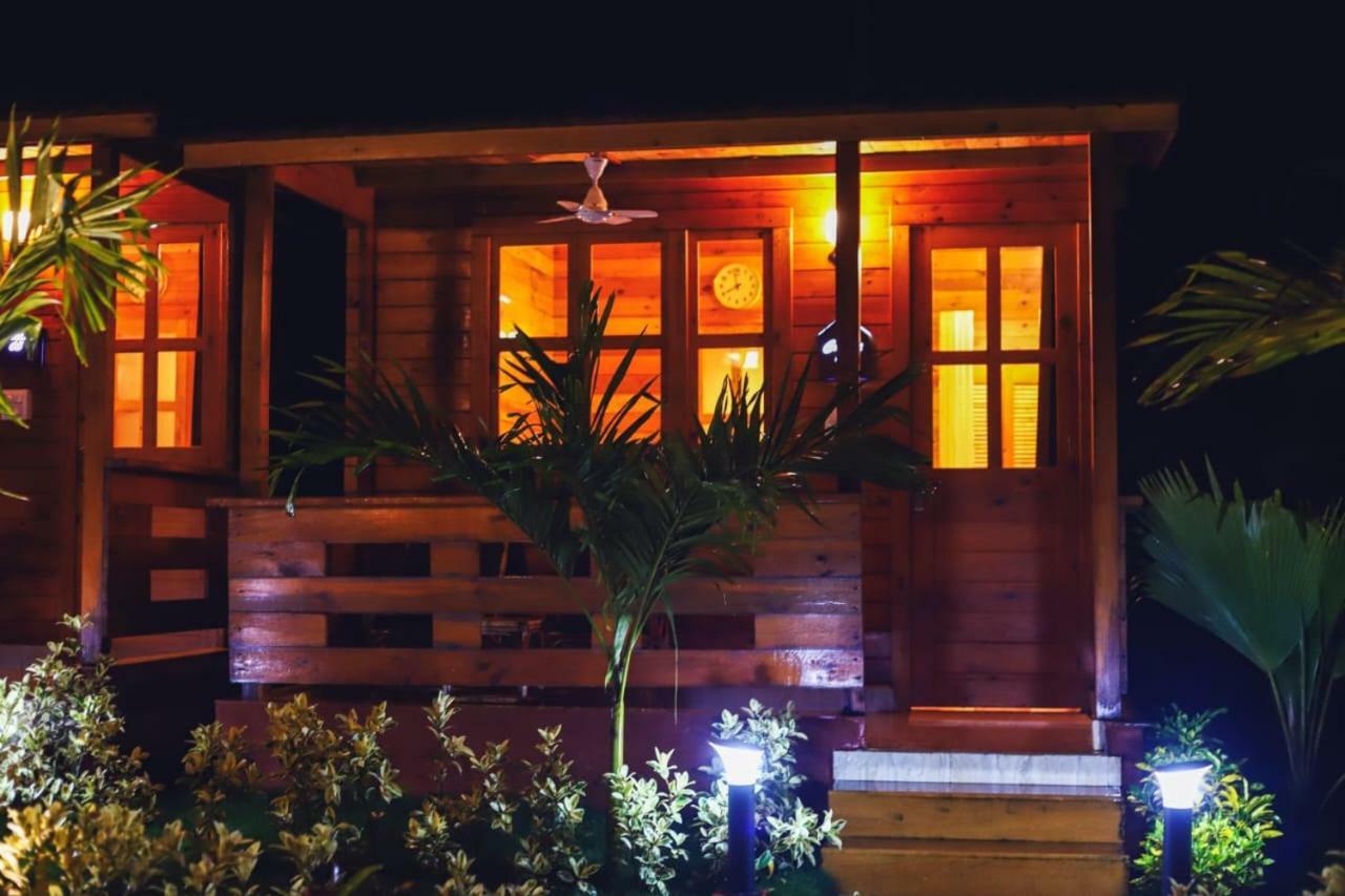 Grand Vatika Resort Арамбол Екстериор снимка