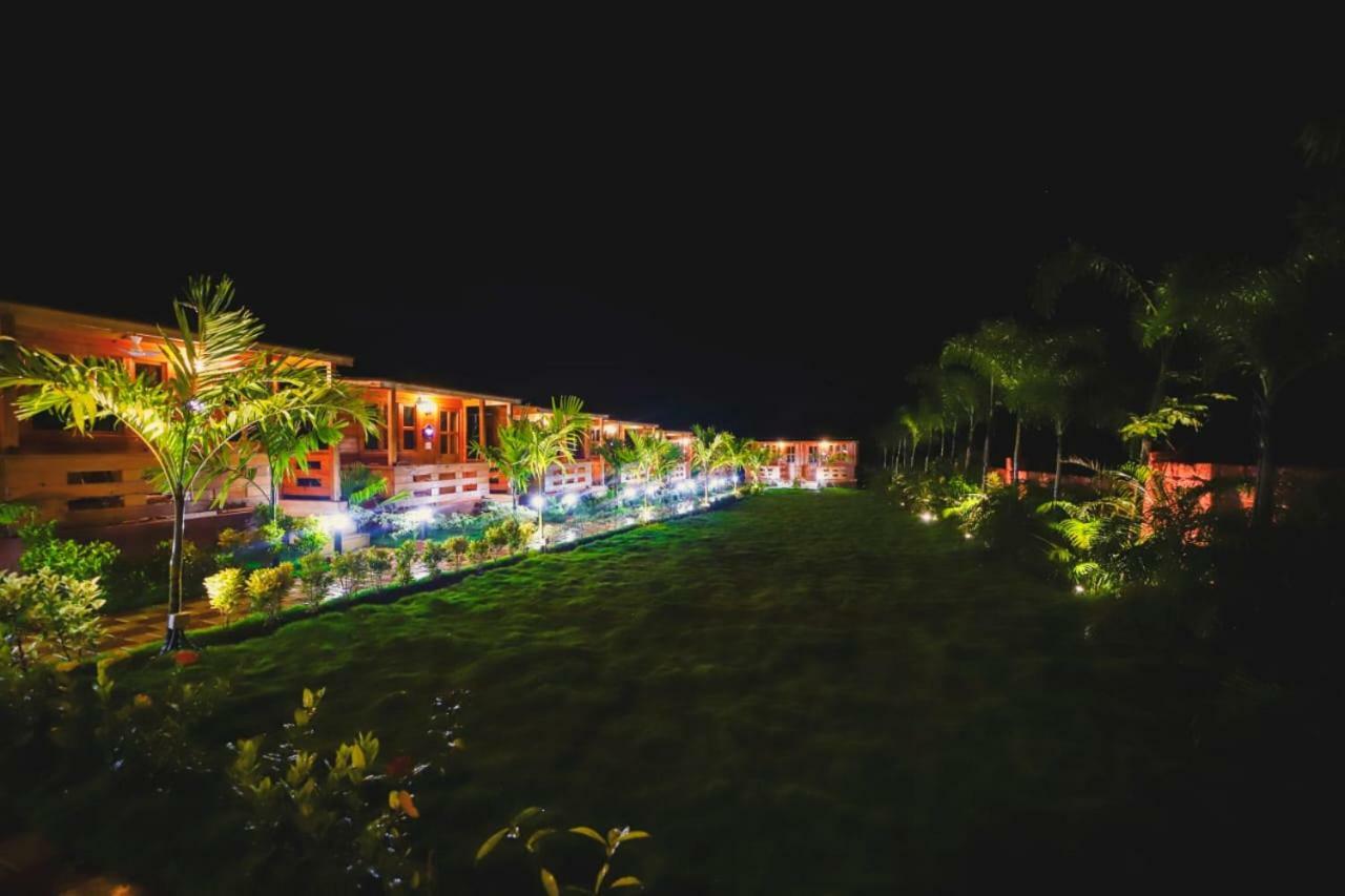 Grand Vatika Resort Арамбол Екстериор снимка