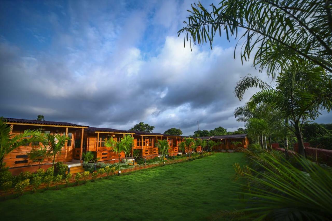 Grand Vatika Resort Арамбол Екстериор снимка